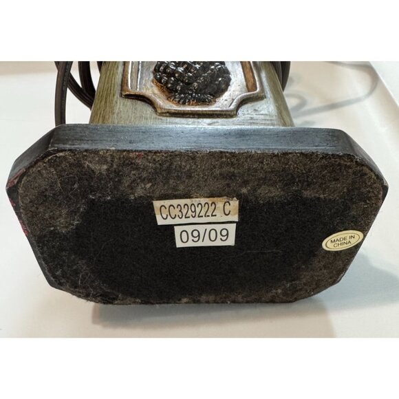 Vintage Ceramic Pineapple Table Lamp With Green & Brown Finish - Picture 6 of 7